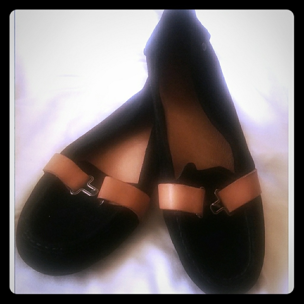 EUC UGG women loafers sz. 8 $60